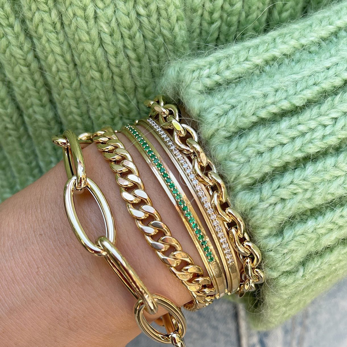 emerald-bangle-yellow-gold-shylee-rose-jewelry