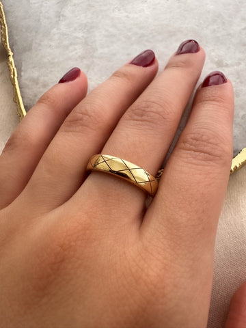 Etched Gold Band Ring