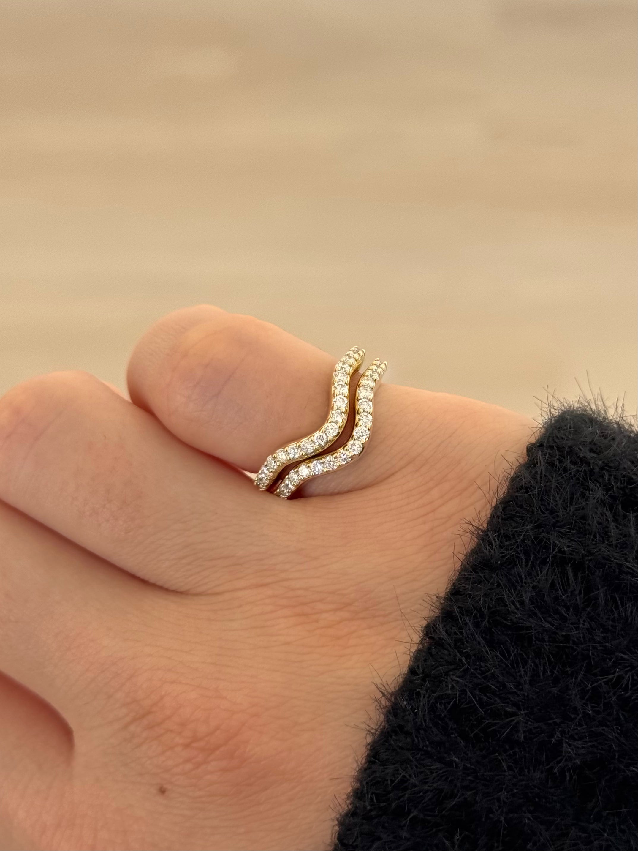 Diamond Nest. Band Ring